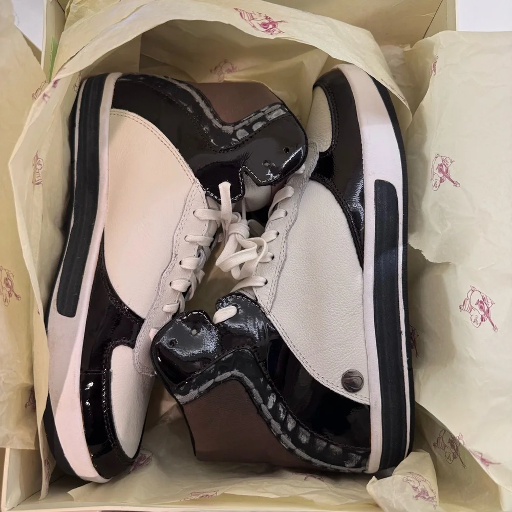 New True Religion Thompson Patent mens size 8 high top sneakers athletic shoes